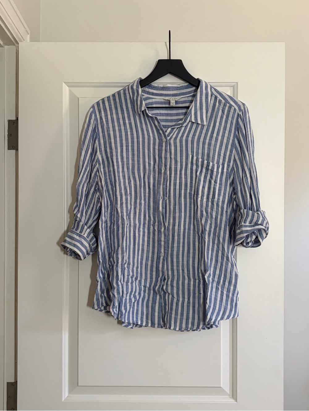 Lucky Brand Blue & White Striped Button-Down Shirt (XL fits like a L)